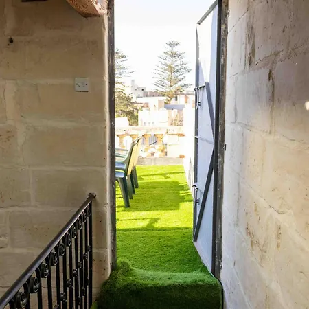 Casa 4 Floor Townhouse And Private Pool * Naxxar