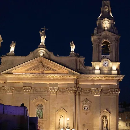 Casa 4 Floor Townhouse And Private Pool Naxxar