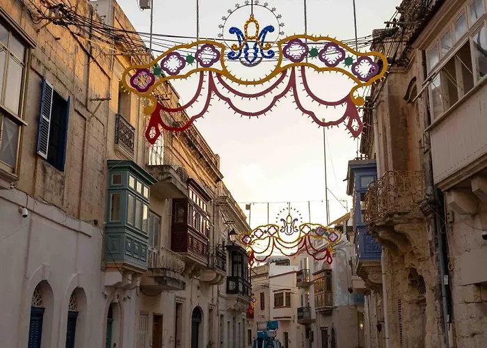 Villa Casa 4 Floor Townhouse And Private Pool Naxxar