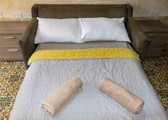 Casa 4 Floor Townhouse And Private Pool Villa Naxxar