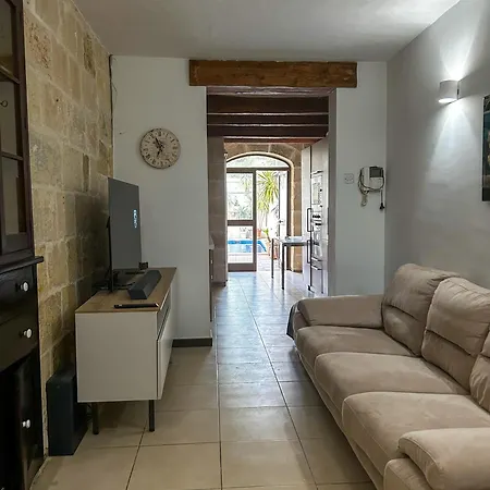 Casa 4 Floor Townhouse And Private Pool Naxxar
