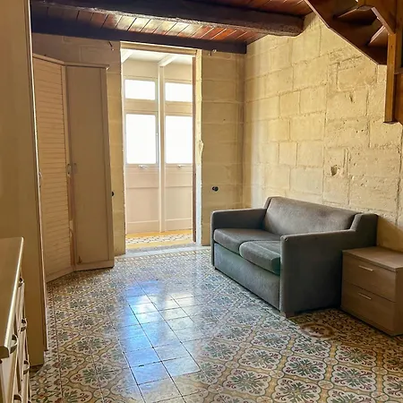 Casa 4 Floor Townhouse And Private Pool Naxxar