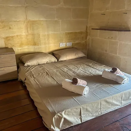 Casa 4 Floor Townhouse And Private Pool * Naxxar