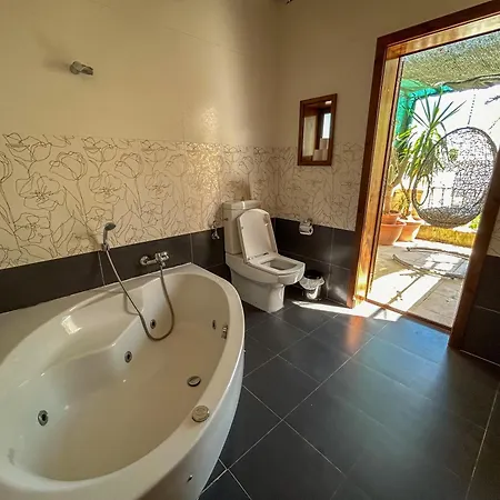 Casa 4 Floor Townhouse And Private Pool Naxxar
