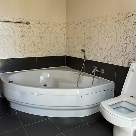 Casa 4 Floor Townhouse And Private Pool Naxxar