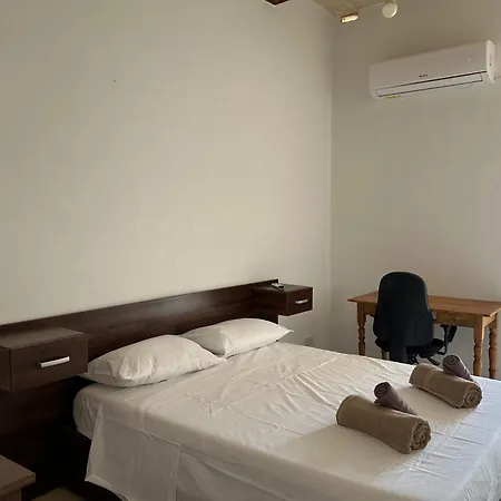 Casa 4 Floor Townhouse And Private Pool Villa Naxxar