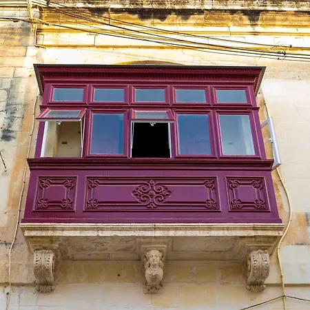 Casa 4 Floor Townhouse And Private Pool Naxxar