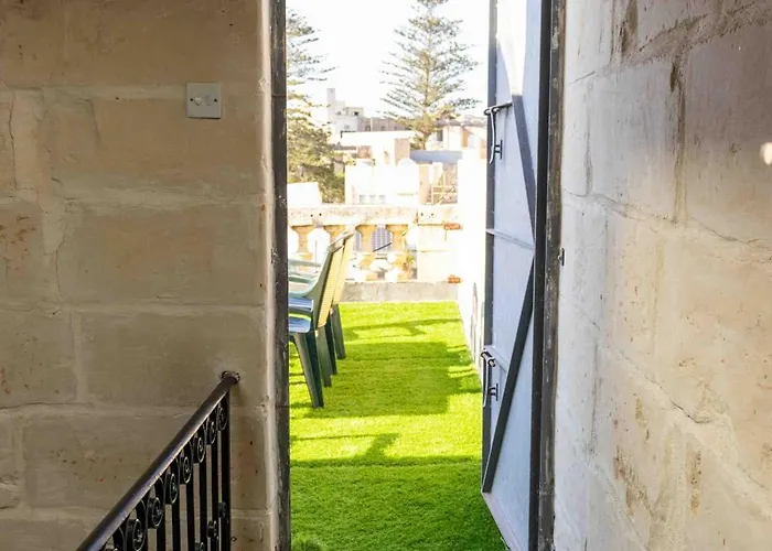 Casa 4 Floor Townhouse And Private Pool * Naxxar