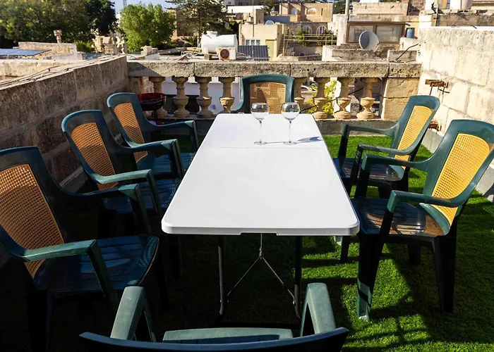 Vilă Casa 4 Floor Townhouse And Private Pool Naxxar