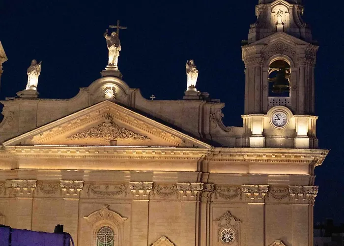 Casa 4 Floor Townhouse And Private Pool Naxxar