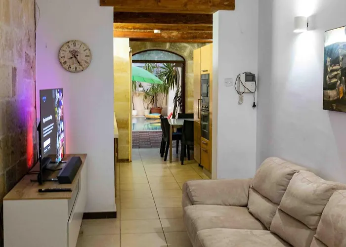 Casa 4 Floor Townhouse And Private Pool * Naxxar