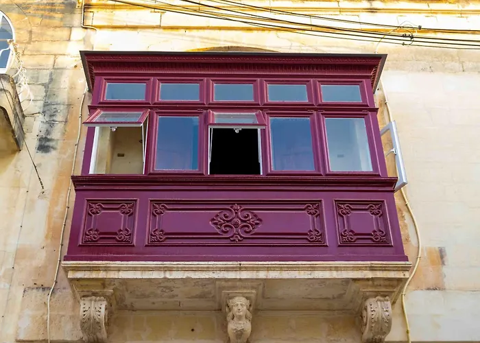 Casa 4 Floor Townhouse And Private Pool Naxxar