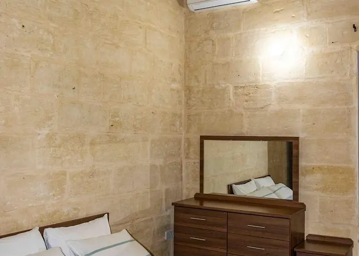 Villa Casa 4 Floor Townhouse And Private Pool Naxxar
